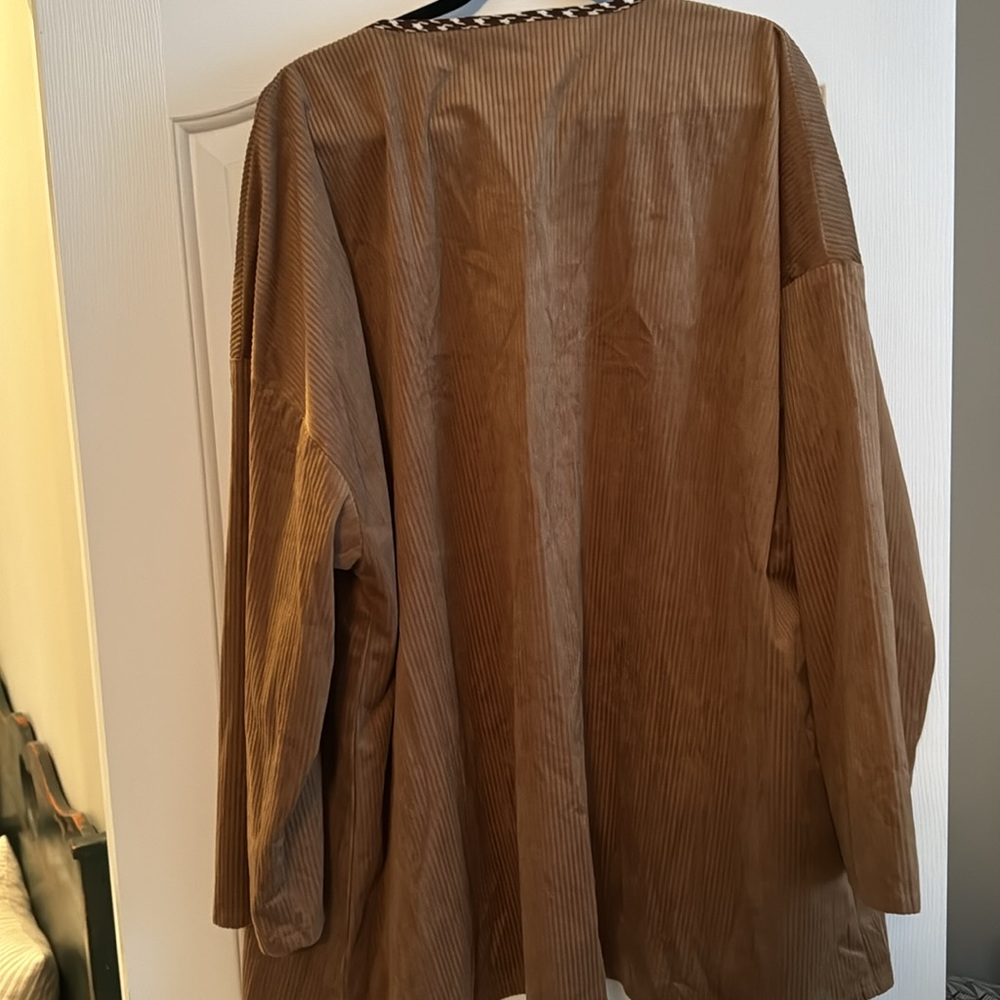 Lightweight jacket - Picture 4 of 4